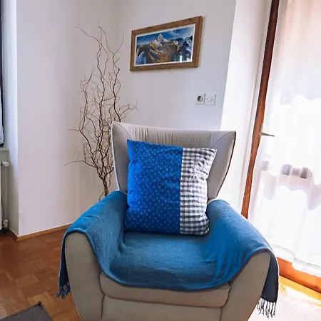Apartment House Natura With Garden